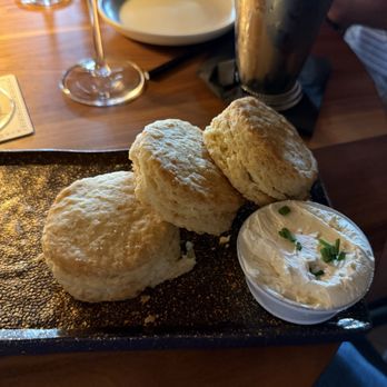 Highlands Supper Club - Biscuits with whipped honey butter - Southern Near Me - Highlands, North Carolina Highlands Supper Club - Biscuits with whipped honey butter - Southern Near Me - Highlands, North Carolina