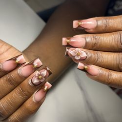 Luxe Nails & Beauty Bar