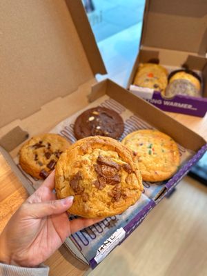 Insomnia Cookies by null