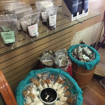 Ellen's Brown Bag Lunch - Treats for humans and doggies - Desserts Near Me - Eureka Springs, Arkansas