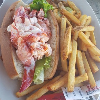 Captain Al's Restaurant & Tiki Bar - Tiki Bars Near Me - Buzzards Bay, Massachusetts
