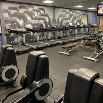 Marriott Columbus Northwest - Large workout room with plenty of exercise equipment. - Hotels Near Me - Dublin, Ohio Marriott Columbus Northwest - Large workout room with plenty of exercise equipment. - Hotels Near Me - Dublin, Ohio