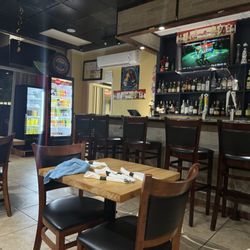 Habanero Tacos Bar & Grill - Dining room and bar