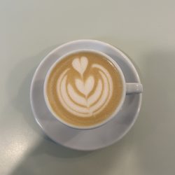 Satan's Coffee Corner - Flat white con leche de avena