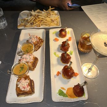 Blossom & Bourbon - Lobster rolls with lobster bisque, chicken lollipops and truffle - American Near Me - San Jose, California Blossom & Bourbon - Lobster rolls with lobster bisque, chicken lollipops and truffle - American Near Me - San Jose, California
