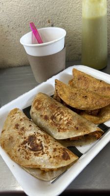 Tacos "El Compadre" Alias del Muerto by null