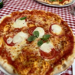 Sale & Pepe - Pizza Caprese und Pizza Parma