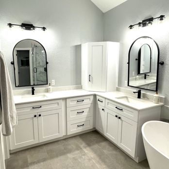 1st Rate Remodeling - Bathroom after - General Contractors Near Me - San Antonio, Texas