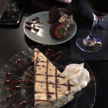 Lulu's Chocolate Bar - Cheesecake and Chocolate Covered Strawberries - Desserts Near Me - Savannah, Georgia
