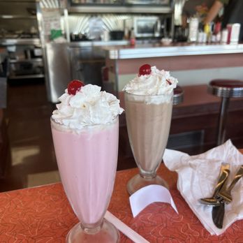 Tin Goose Diner - Milkshakes - Diners Near Me - Port Clinton, Ohio Tin Goose Diner - Milkshakes - Diners Near Me - Port Clinton, Ohio