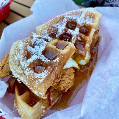 moms chicken and waffles by null