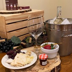 Main Street Inn Llc - Daily wine & cheese