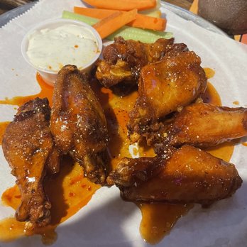 Germantown Pub - Wings in Trifecta sauce which is mix of Nashville hot, Germantown (taste like the Asian Zing from BWW), and lemon pepper - Pubs Near Me - Nashville, Tennessee