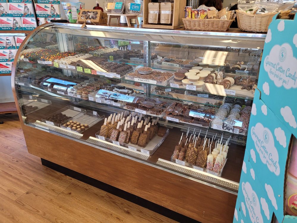 Waves Coffee & Candies