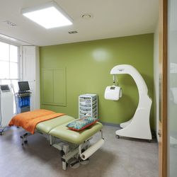 DRVICTORIA™ Skin Clinic - Radiofrequency treatment room
