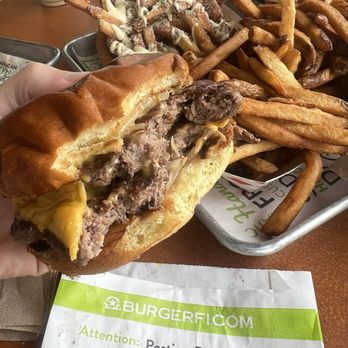 BurgerFi - YES, CHEF BURGER - Burgers Near Me - Glenview, Illinois