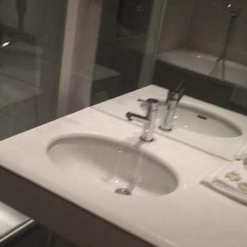 Hotel Erzherzog Johann - Modern bathroom. - Hotels Near Me - Graz, 6