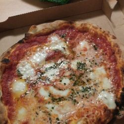 Enzo - Une Pizza Vera Margherita... Yummy !!! Buonissima !!!