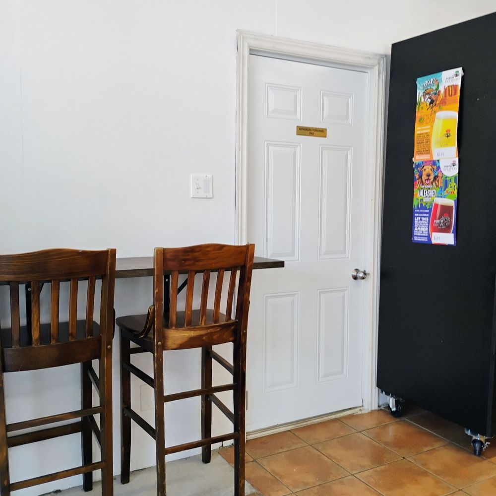 District Deli - Minimal seating - Sandwiches Near Me - Ottawa, Ontario
