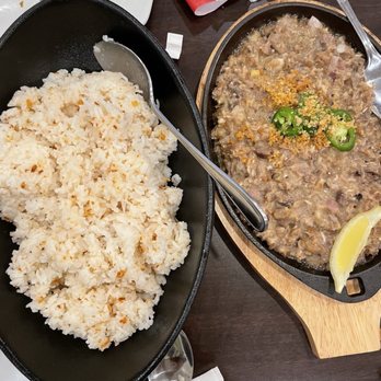 Max’s Restaurant - Jacksonville - Large Garlic Fried Rice (Taste = 3/5) & Pork Sisig (2/5). - Filipino Near Me - Jacksonville, Florida Max’s Restaurant - Jacksonville - Large Garlic Fried Rice (Taste = 3/5) & Pork Sisig (2/5). - Filipino Near Me - Jacksonville, Florida