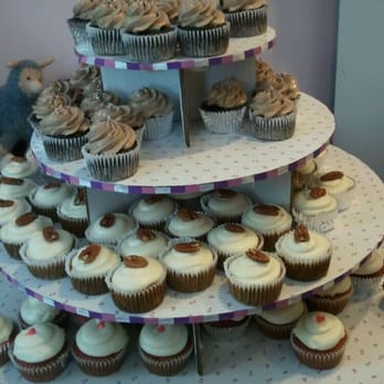 Lovelyarns - CUPCAKES from the PLY party 2011 - Knitting Supplies Near Me - Baltimore, Maryland Lovelyarns - CUPCAKES from the PLY party 2011 - Knitting Supplies Near Me - Baltimore, Maryland