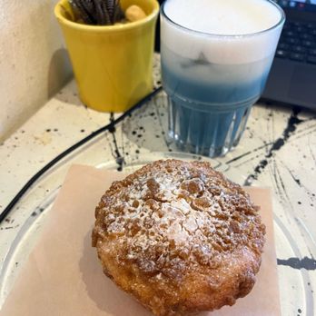 Framework Craft Coffee House - Coffee muffin and butterfly amaretto milk tea - Coffee & Tea Near Me - Orlando, Florida