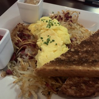 The Kerryman - Brunch Corned beef hash. Loved how crispy it was! - Irish Near Me - Chicago, Illinois The Kerryman - Brunch Corned beef hash. Loved how crispy it was! - Irish Near Me - Chicago, Illinois
