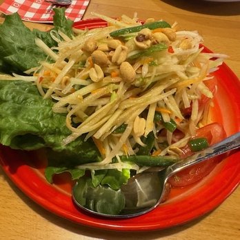 Mae Ornnit Thai Kitchen - Disappointing papaya salad - Thai Near Me - Annandale, Virginia
