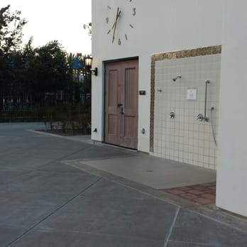 San Clemente Aquatics Center - Outdoor shower. - Swimming Pools Near Me - San Clemente, California