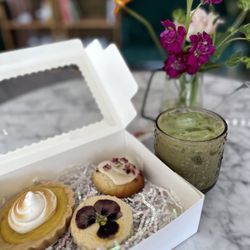 Petals & Pages - Delicious, pastries, and super yummy Matcha!