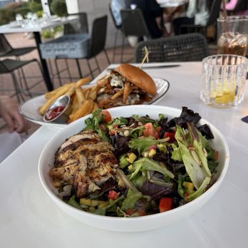 Tommy Bahama Marlin Bar - GRILLED CHICKEN & MANGO SALAD + BACON SMOKEHOUSE BURGER - New American Near Me - Charlotte, North Carolina Tommy Bahama Marlin Bar - GRILLED CHICKEN & MANGO SALAD + BACON SMOKEHOUSE BURGER - New American Near Me - Charlotte, North Carolina