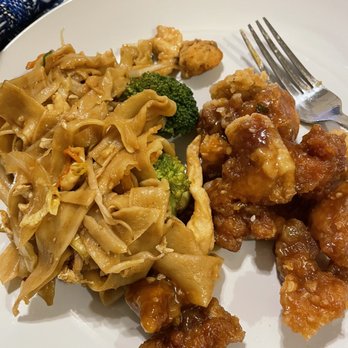 Fun Noodle Bar - Pan fried noodles and 22. Sesame Chicken - Asian Fusion Near Me - Amarillo, Texas Fun Noodle Bar - Pan fried noodles and 22. Sesame Chicken - Asian Fusion Near Me - Amarillo, Texas