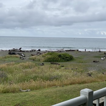 Beachfront Inn - View from room 200 - Hotels Near Me - Brookings, Oregon Beachfront Inn - View from room 200 - Hotels Near Me - Brookings, Oregon