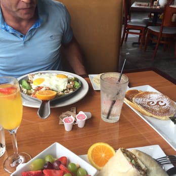 Eggsclusive Cafe - Breakfast & Brunch Near Me - Rockford, Illinois