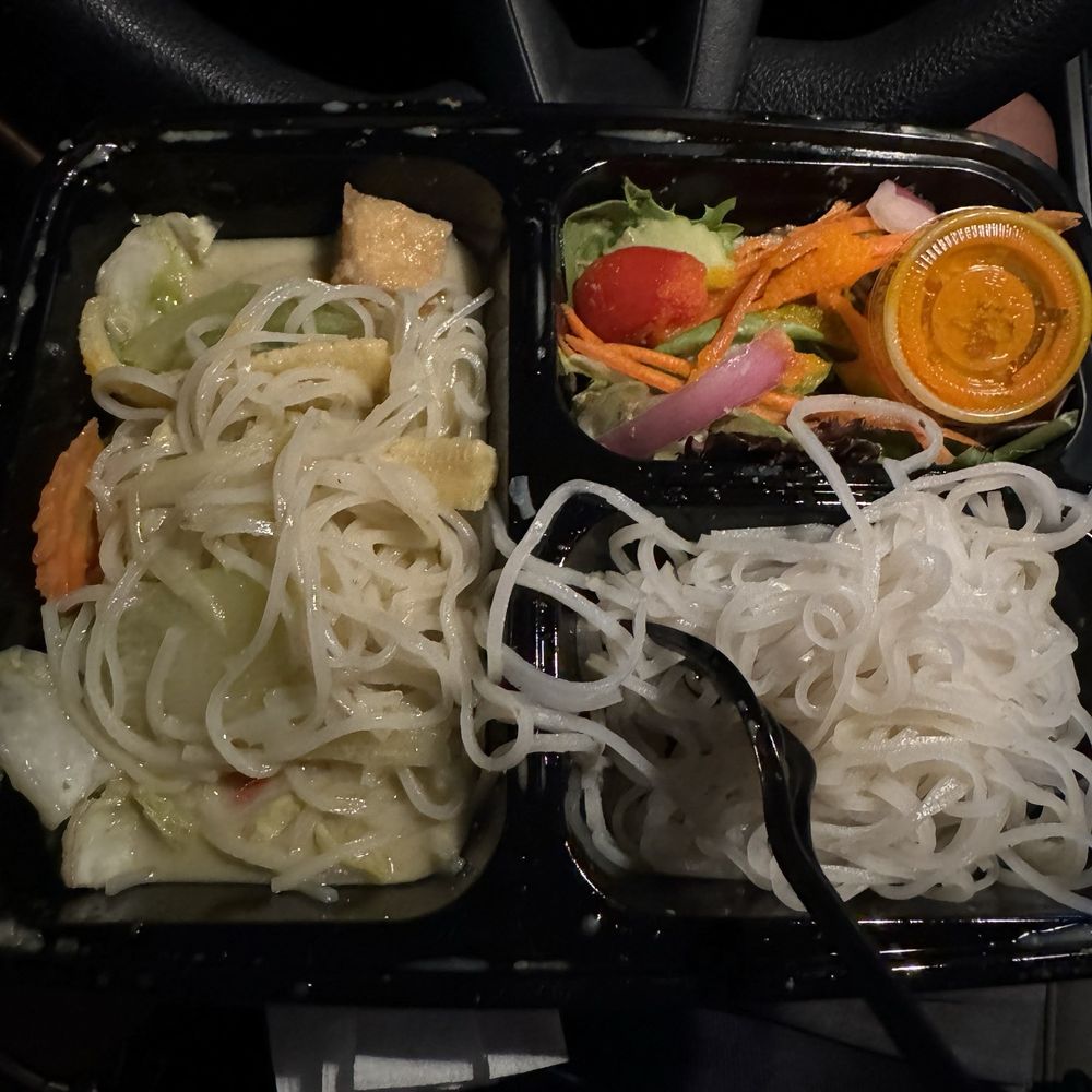 vegetable curry combo .