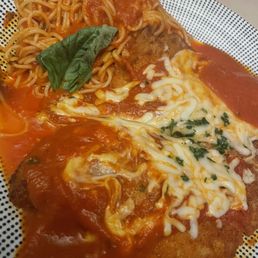 Veal Parmigiana "light sauce" Veal Parmigiana "light sauce"