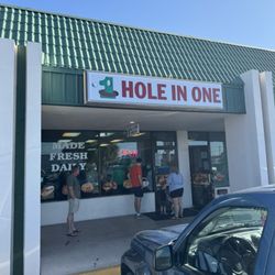 Hole in One Donuts - Time to eat the donuts. Line is out the door!