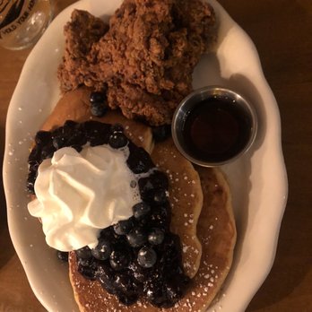 Tupelo Honey - Blueberry pancakes with fried chicken - Southern Near Me - Franklin, Tennessee Tupelo Honey - Blueberry pancakes with fried chicken - Southern Near Me - Franklin, Tennessee