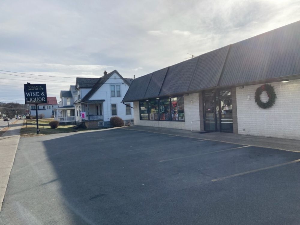 VILLAGE DISCOUNT WINES & LIQUORS Updated September 2024 92 Main Ave
