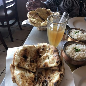 Everest  Restaurant - Butter & garlic naan & Everest Special Ice Tea. - Indian Near Me - Petaluma, California