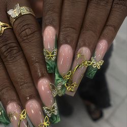 Daisy Nails