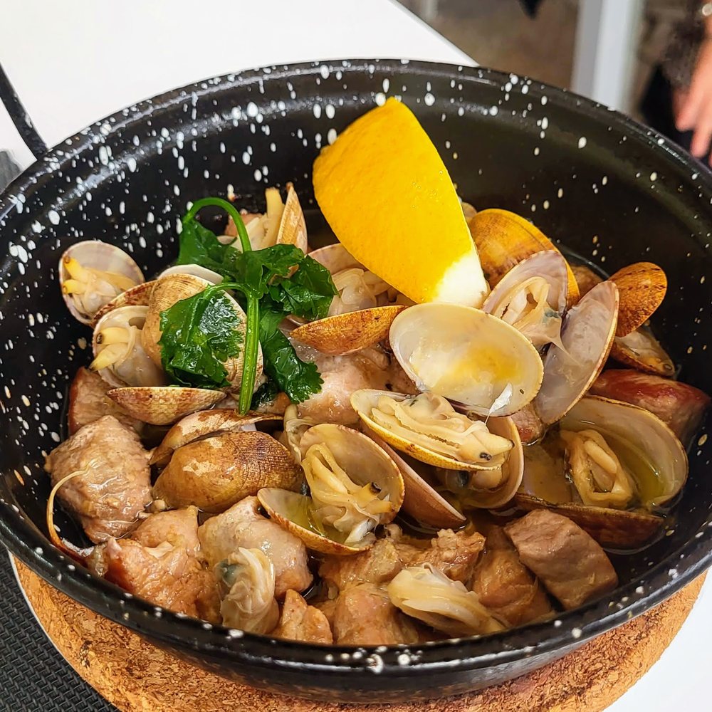 Sabores da Ria - Ameijoas com Carne de Porco (€16.50) Pork and Clams - Restaurants Near Me - Olhão, 08