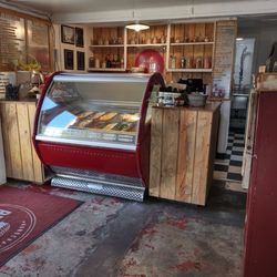 Red Barn Creamery - Ice cream counter