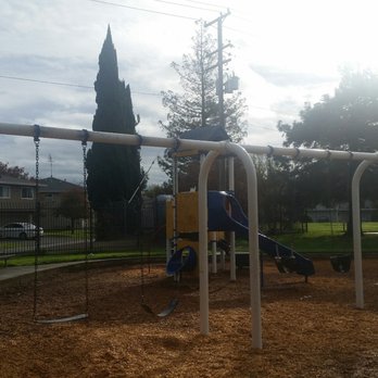 Fruitridge Park - Swings - Parks Near Me - Sacramento, California