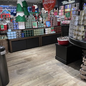 Bath & Body Works - Cosmetics & Beauty Supply Near Me - Edison, New Jersey