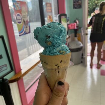 Ice Cream Hut - Cookie Monster and cookie cone - Ice Cream & Frozen Yogurt Near Me - Cocoa Beach, Florida Ice Cream Hut - Cookie Monster and cookie cone - Ice Cream & Frozen Yogurt Near Me - Cocoa Beach, Florida