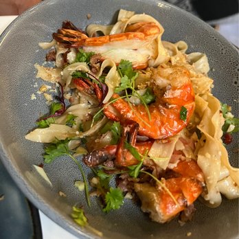 Kin Long Beach - Dry garlic noodles - Thai Near Me - Long Beach, California