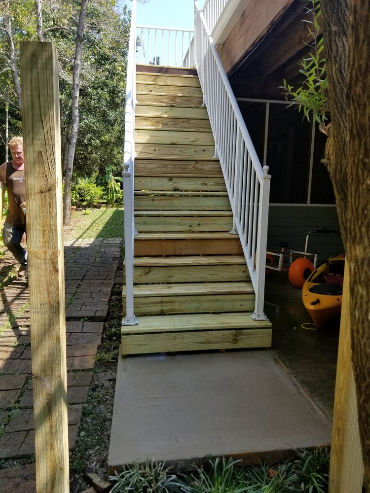 Slide of Hoss Cats Construction