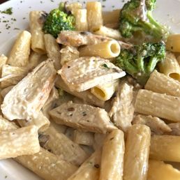 Frankie's Special, creamy Alfredo sauce, chicken and broccoli with mushrooms with Rigatoni Pasta Frankie's Special, creamy Alfredo sauce, chicken and broccoli with mushrooms with Rigatoni Pasta