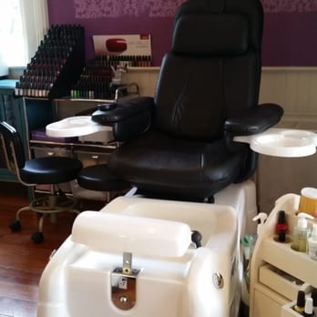Rocket Science Salon - Pedicure station - Hair Salons Near Me - New Orleans, Louisiana